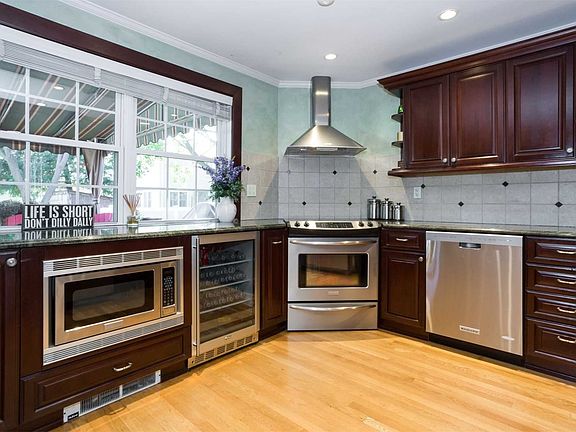 5th image of 20 Michel Ct