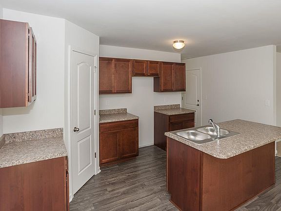 006 Kitchen Compressed