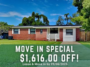 2511 Green Oak Dr, Jacksonville, FL 32211