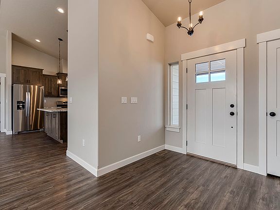 3rd image of 203 N Figwood Ct
