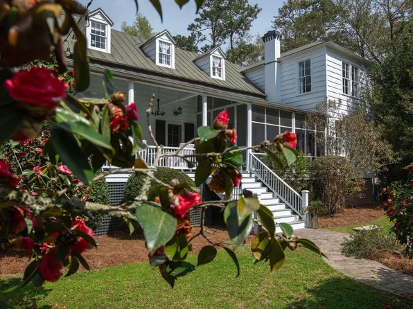 517 W Carolina Ave, Summerville, SC 29483