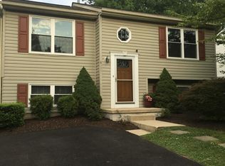 8111 Mountain View Cir, Pasadena, MD 21122