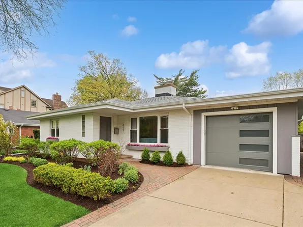 912 Hunter Rd, Wilmette, IL 60091