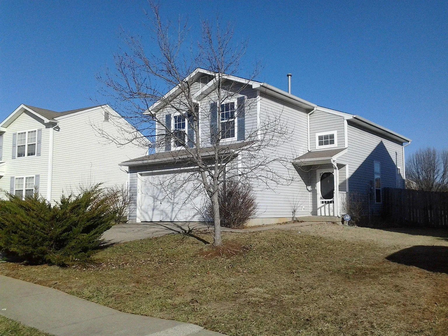 3 bed, 2.5 bath, 1355 sqft, $1,895 — Photo 1