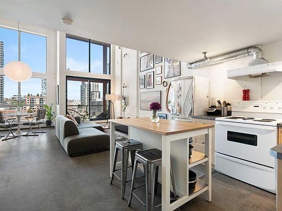3rd image of 535 N 8th Ave SE #412