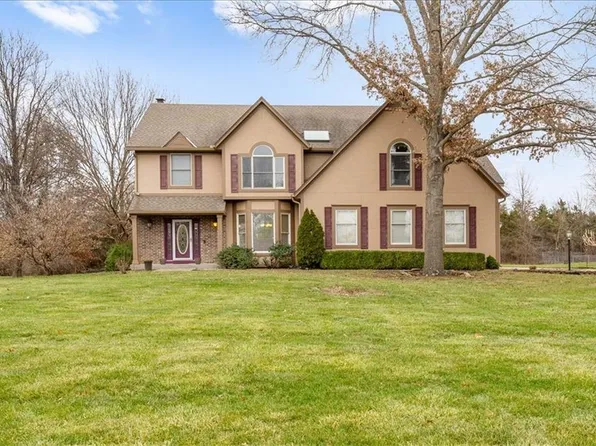 15005 Mission Rd, Leawood, KS 66224