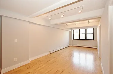 Rented by R New York