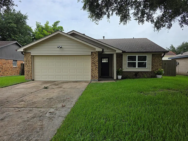 6607 Rockfield Dr — Photo 1