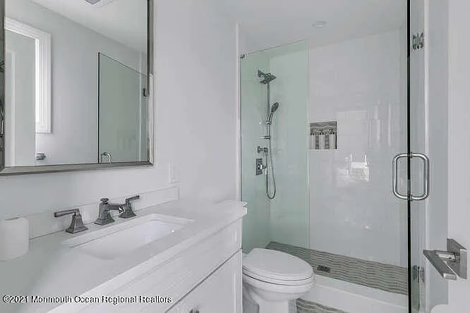 916 Ocean Ave #WEEKLY PRICE — Photo 30