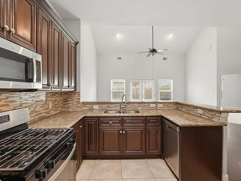 2410 Ranna Ct — Photo 5