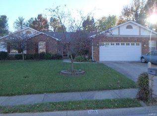 1005 Edgewood Dr, O'Fallon, IL 62269