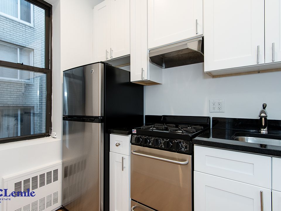1st image of 305 E 78th St #3A