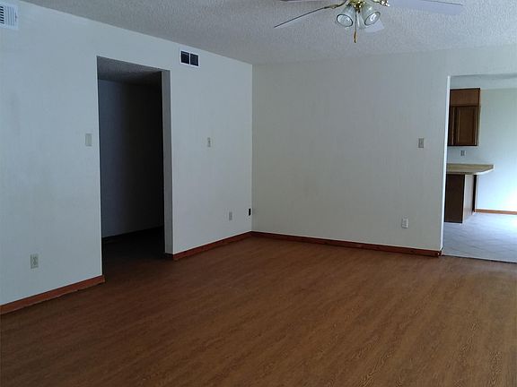 2nd image of 1800 E 6th St APT B