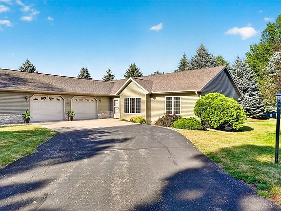2nd image of 601 Viking View Dr Unit 8