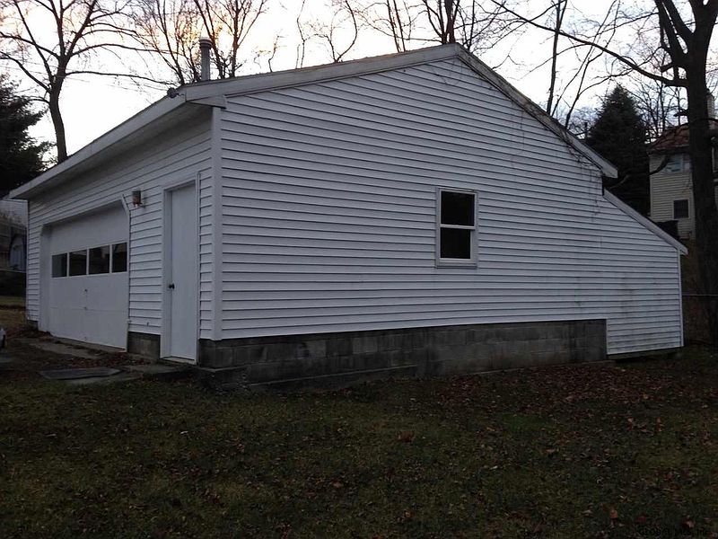 2nd image of 10 BARBER Drive