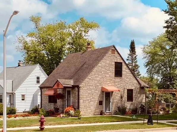 2876 S 86th STREET, West Allis, WI 53227