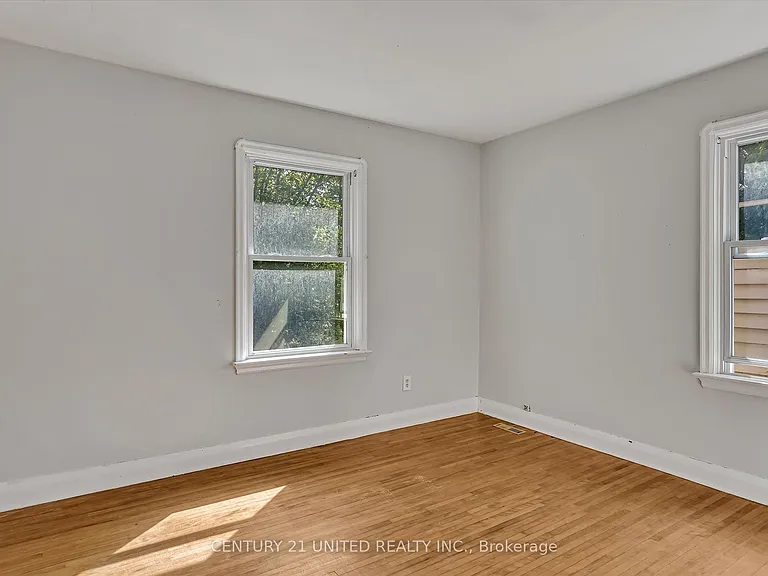 878 Chemong Rd — Photo 16