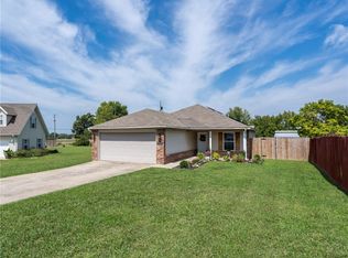 1462 Crestview Ave, Decatur, AR 72722