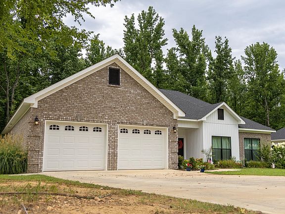 3rd image of 486 Horseshoe Hills Rd