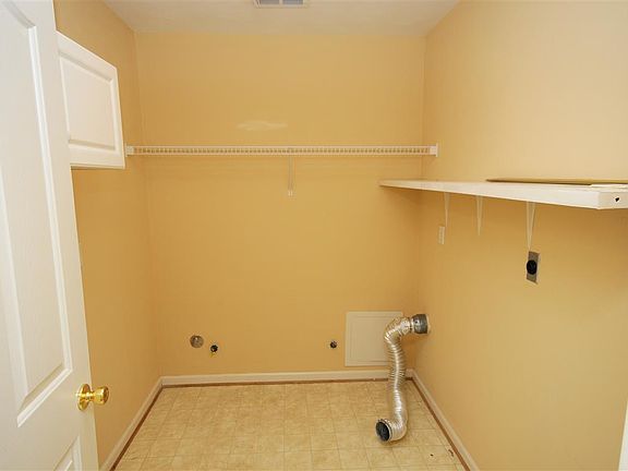 2nd image of 3228 Lynnhaven Dr #2