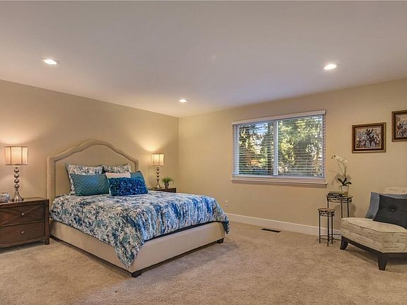 3rd image of 11814 NE 68th Pl