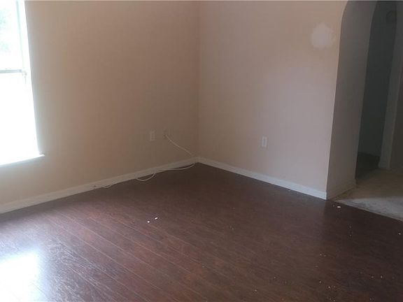 4th image of 1538 Country Chase St