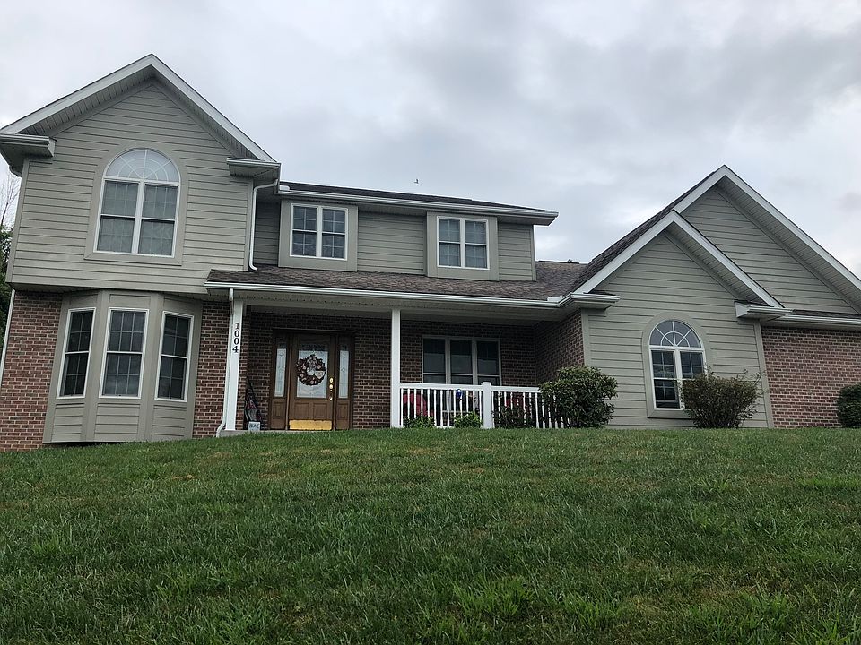 1st image of 1004 Deerwood Dr