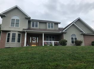1004 Deerwood Dr, Morgantown, WV 26508