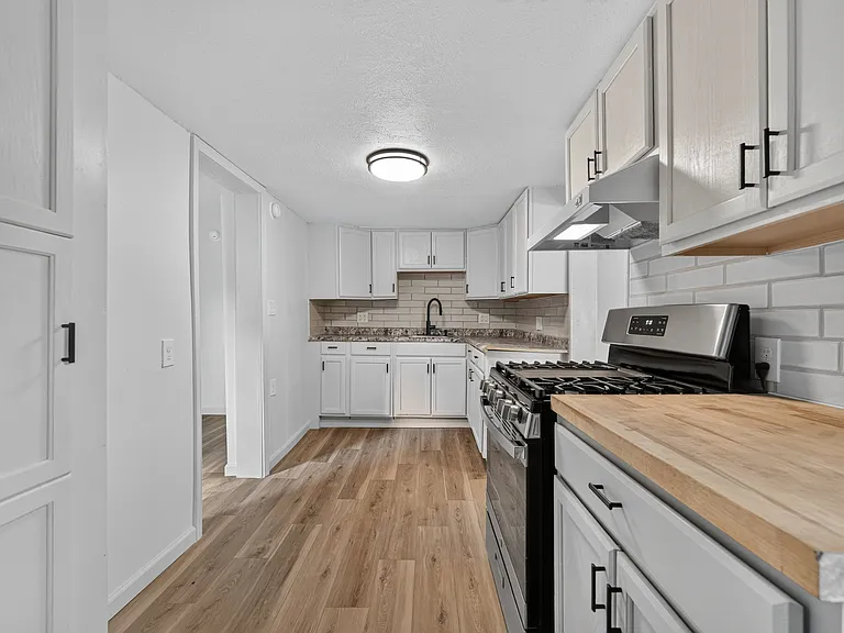 138 Austin Ave — Photo 26