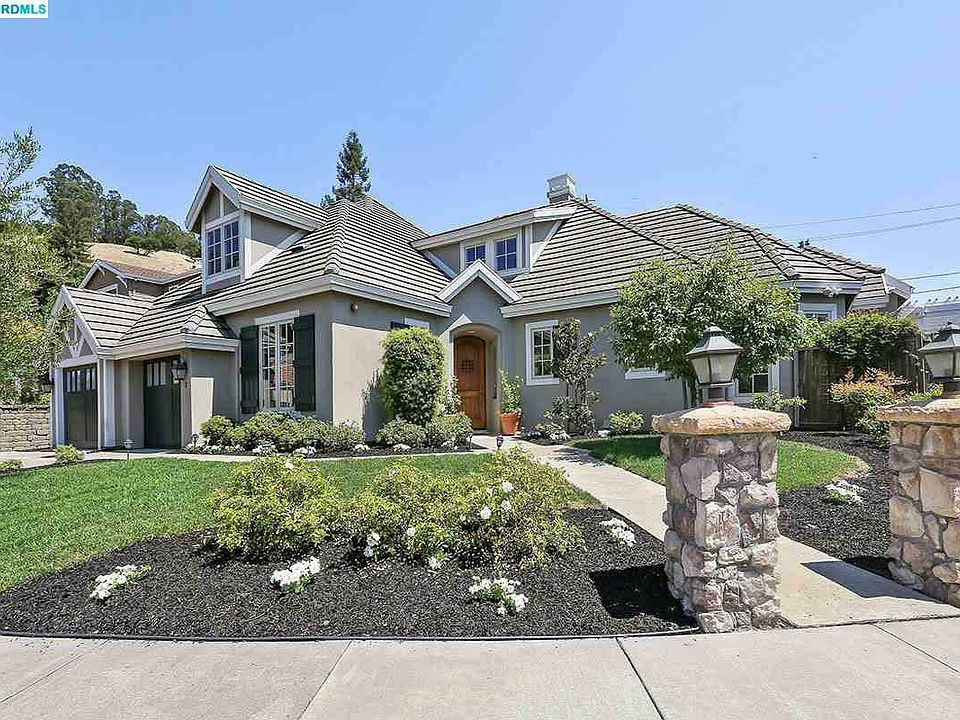 1st image of 2 Woodside Glen Ct