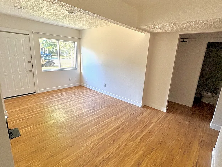 411 E Plum St #1 — Photo 16