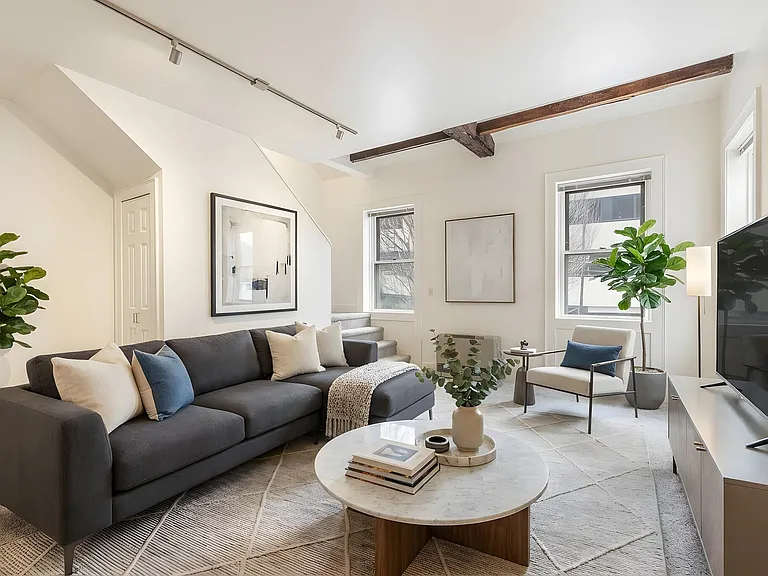 68 Pleasant St #3 — Photo 11