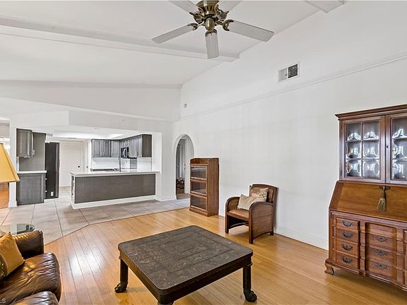 4th image of 16119 Flagg Pond LN