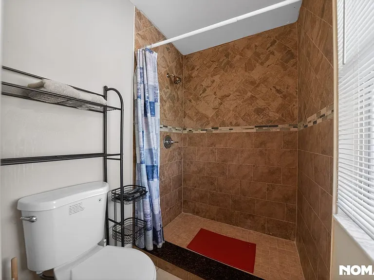 293 Chicago Woods Cir #B — Photo 2