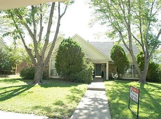 2118 Lansdown Dr, Carrollton, TX 75010