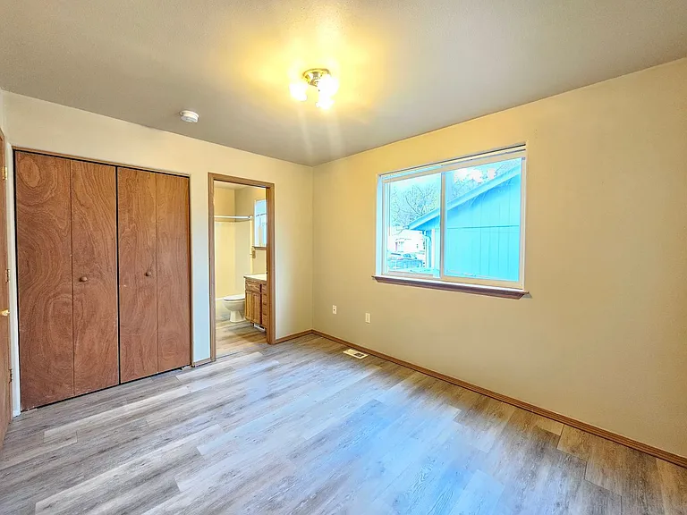 407 E 8th Ave — Photo 8