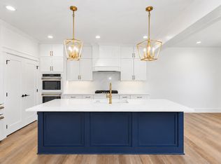 695 Morning Star Ct, Waukee, IA 50263
