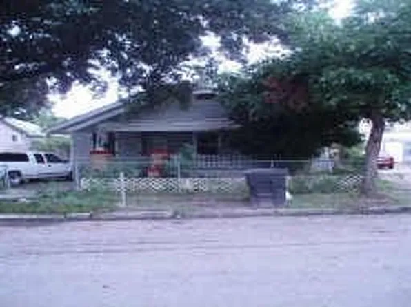 4208 Walker St, Houston, TX 77023
