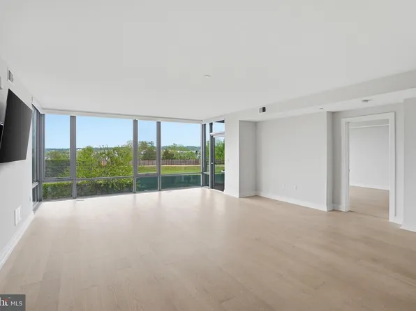 1201 N Royal St #206, Alexandria, VA 22314