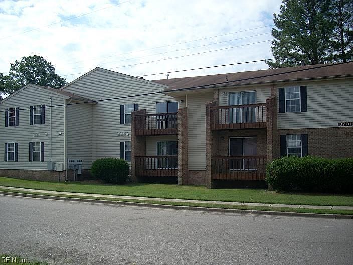1st image of 3701 Columbia St APT 1F
