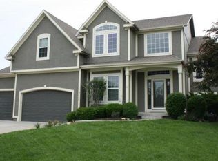 21720 W 99th Ter, Lenexa, KS 66220