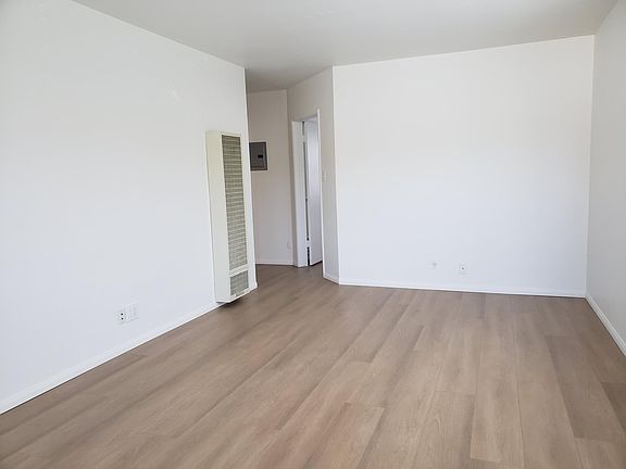 4th image of 1541 9th St APT B