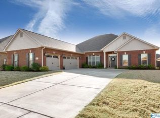 37 Nutcracker Ln SW, Huntsville, AL 35824