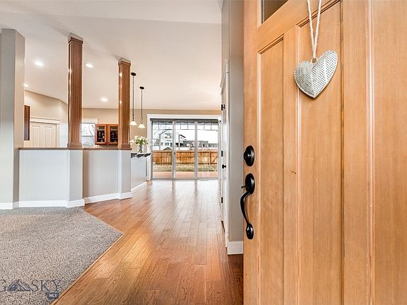 3rd image of 456 Cedar Wood Cir