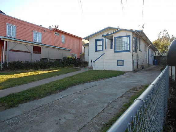 4th image of 324 Accacia St