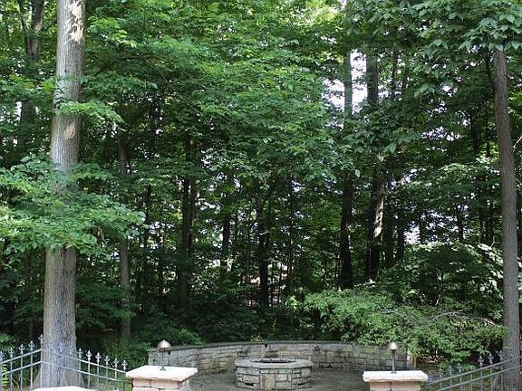 3rd image of 444 Retreat Ln N