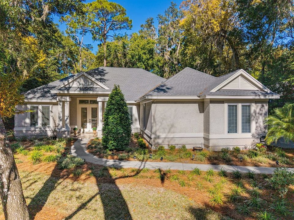 1st image of 4 Moss Oaks Dr