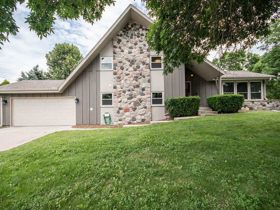 1st image of 4172 N 98th St