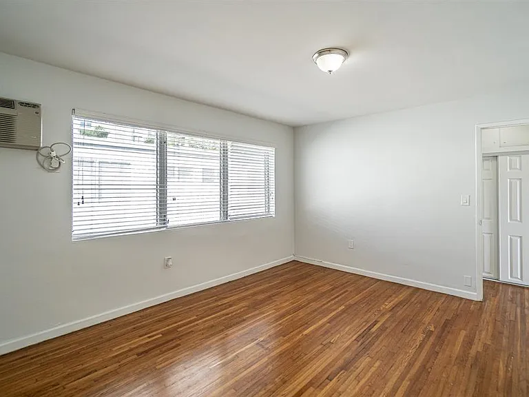 7931 East Dr #405 — Photo 17