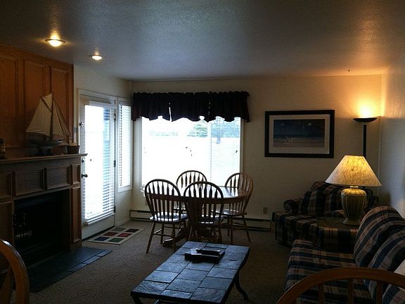 3rd image of 210 26th St NW Unit 103-4